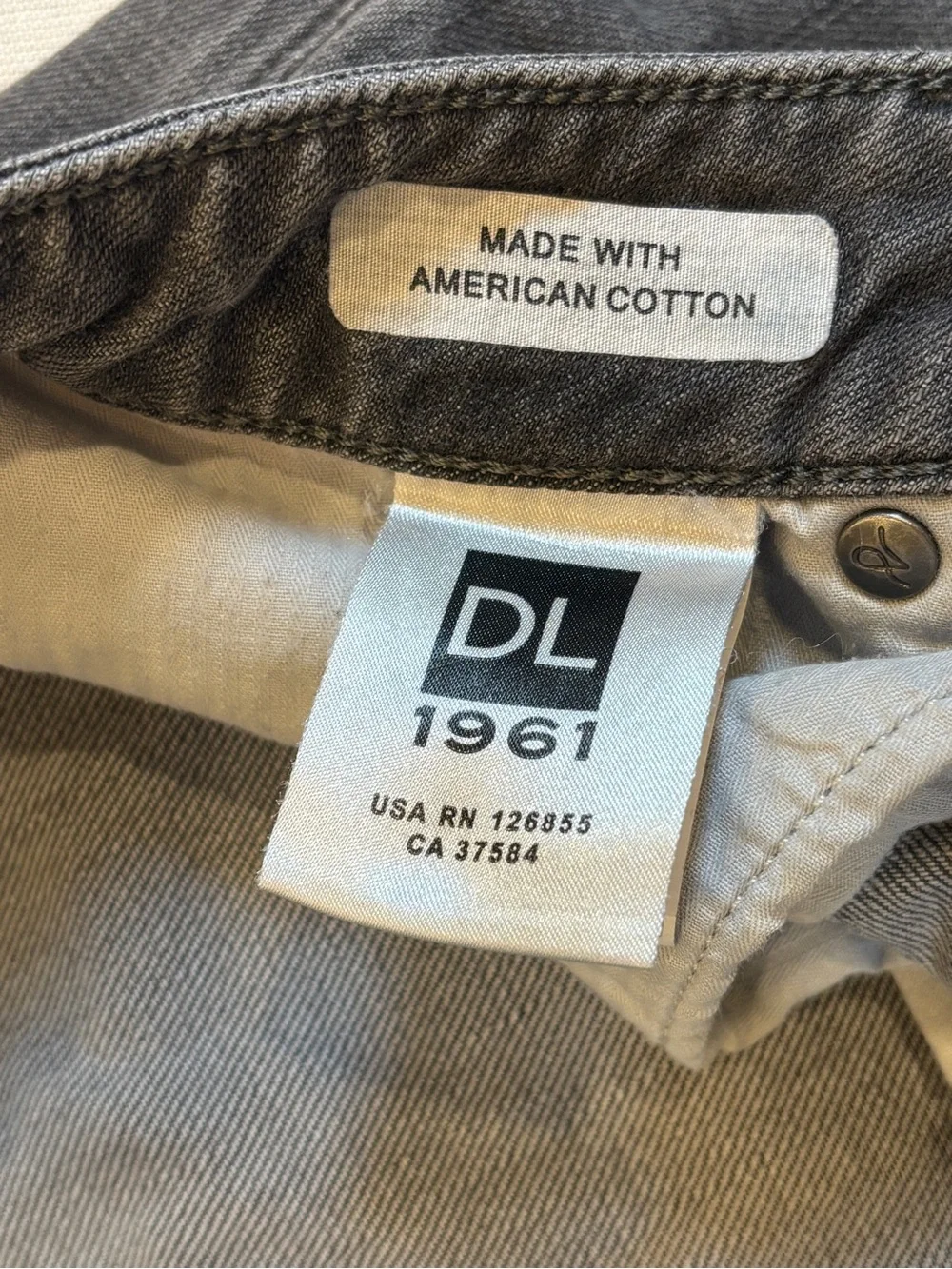 DL1961 Nick Slim Jeans in Vettel | Gray Fade Premium Denim | Size 32